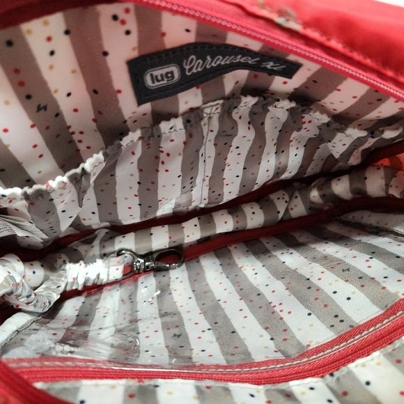 ❗SOLD❗ Lug Carousel XL Crossbody in Bouquet Red - Picture 6 of 8